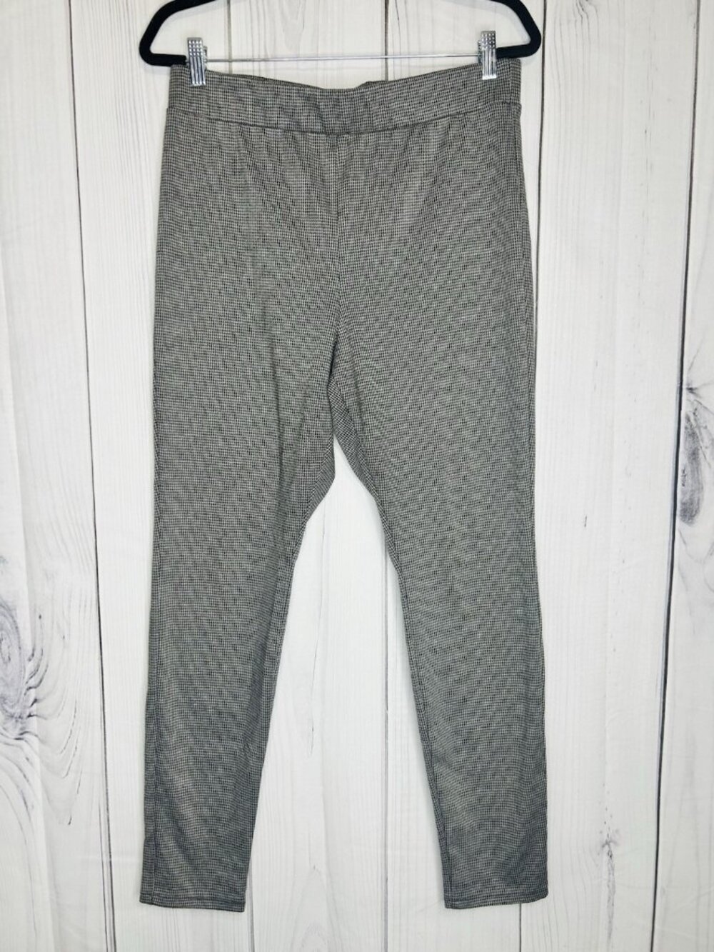 A New Day Women's Pants Size L (32x28) Pull On Tapered Gray Houndstooth Pattern